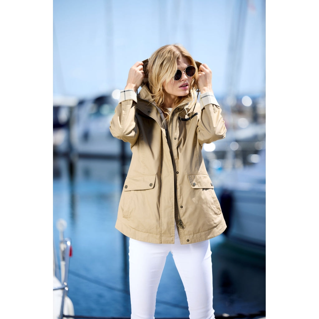 Junge Nicole Kv. 45 63-Camel